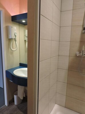 Hiustenkuivaaja, vessapaperi