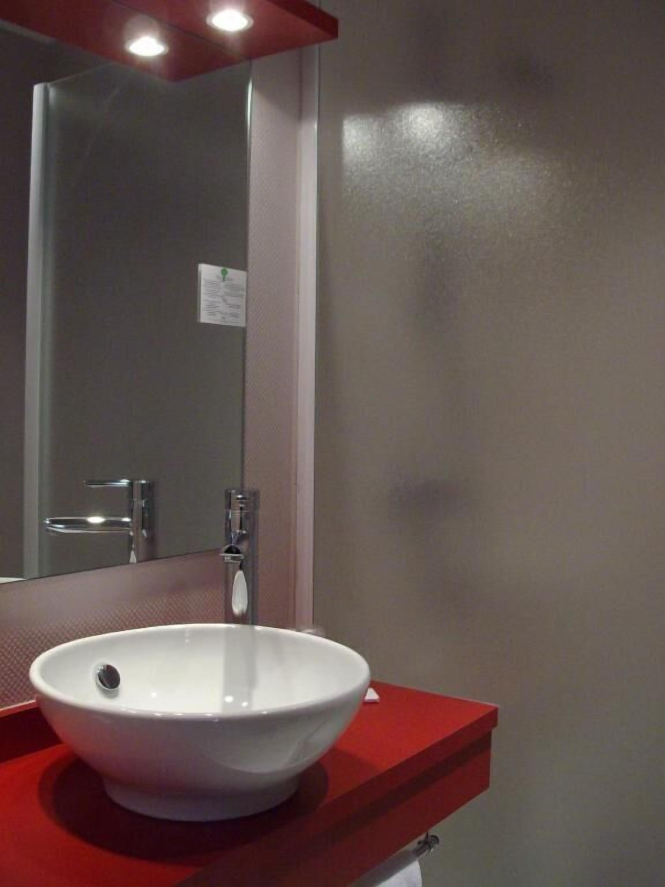 Hiustenkuivaaja, vessapaperi