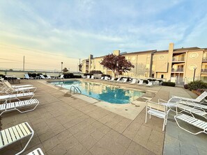Outdoor pool - Escape to the Shore: Port Clinton Lakefront Condo, 1BR 1BA, walk to Jet Express (Port Clinton)