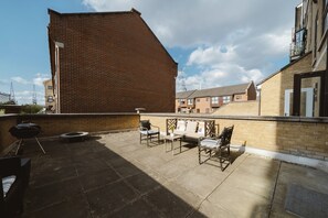 Terrace/patio - Close to Excel Fantastic apartm/3bed/ free car-parking (London)