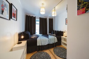 2 bedrooms, iron/ironing board, WiFi, bed sheets - Close to Excel Fantastic apartm/3bed/ free car-parking (London)