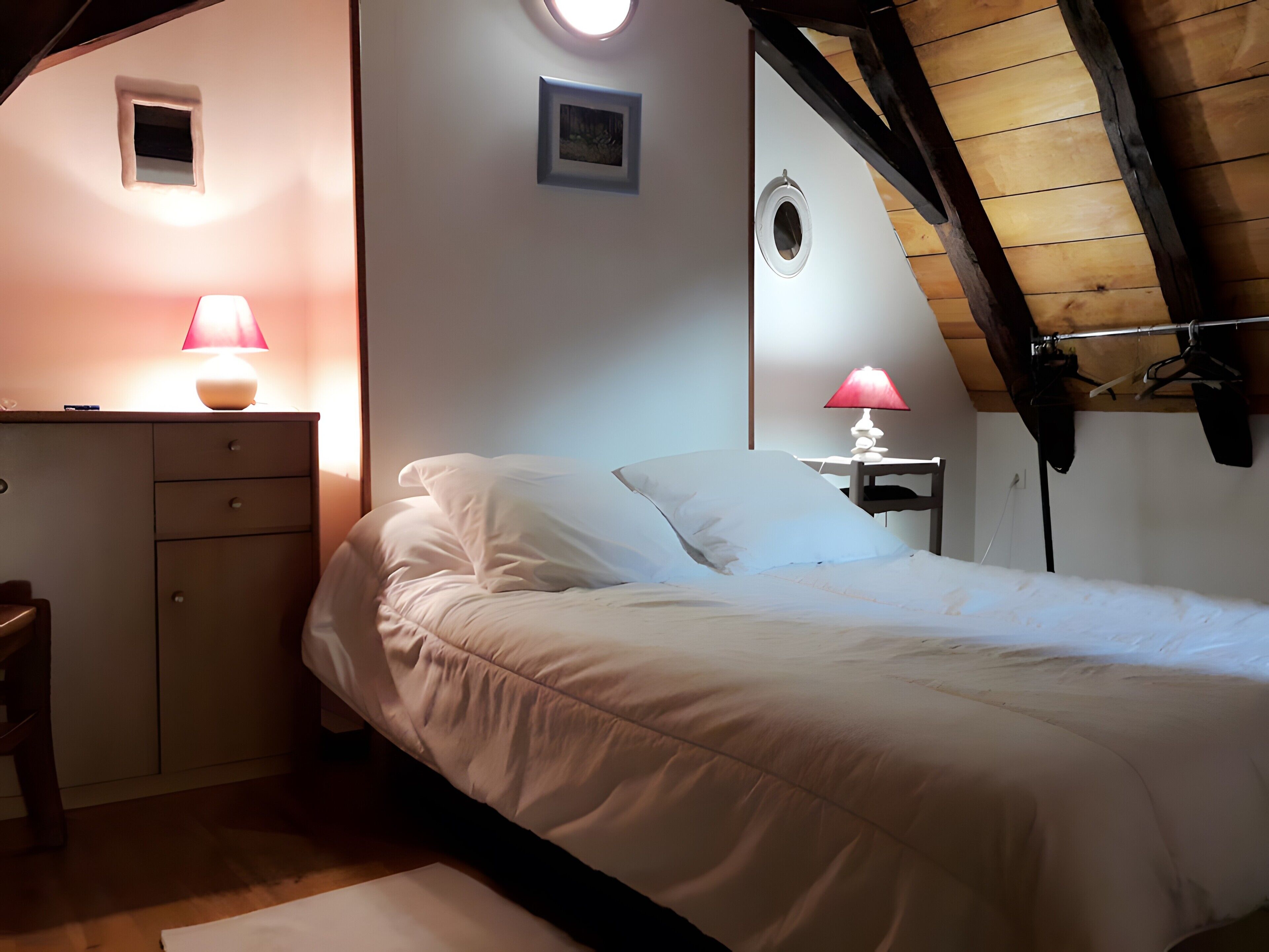 2 bedrooms, iron/ironing board