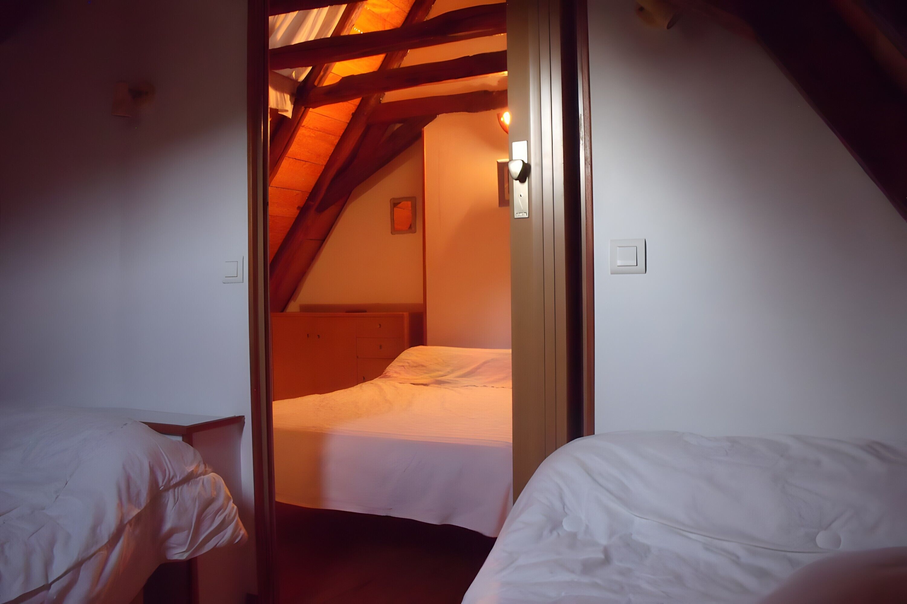 2 bedrooms, iron/ironing board