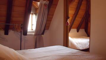 2 quartos, ferros/tábuas de passar roupa