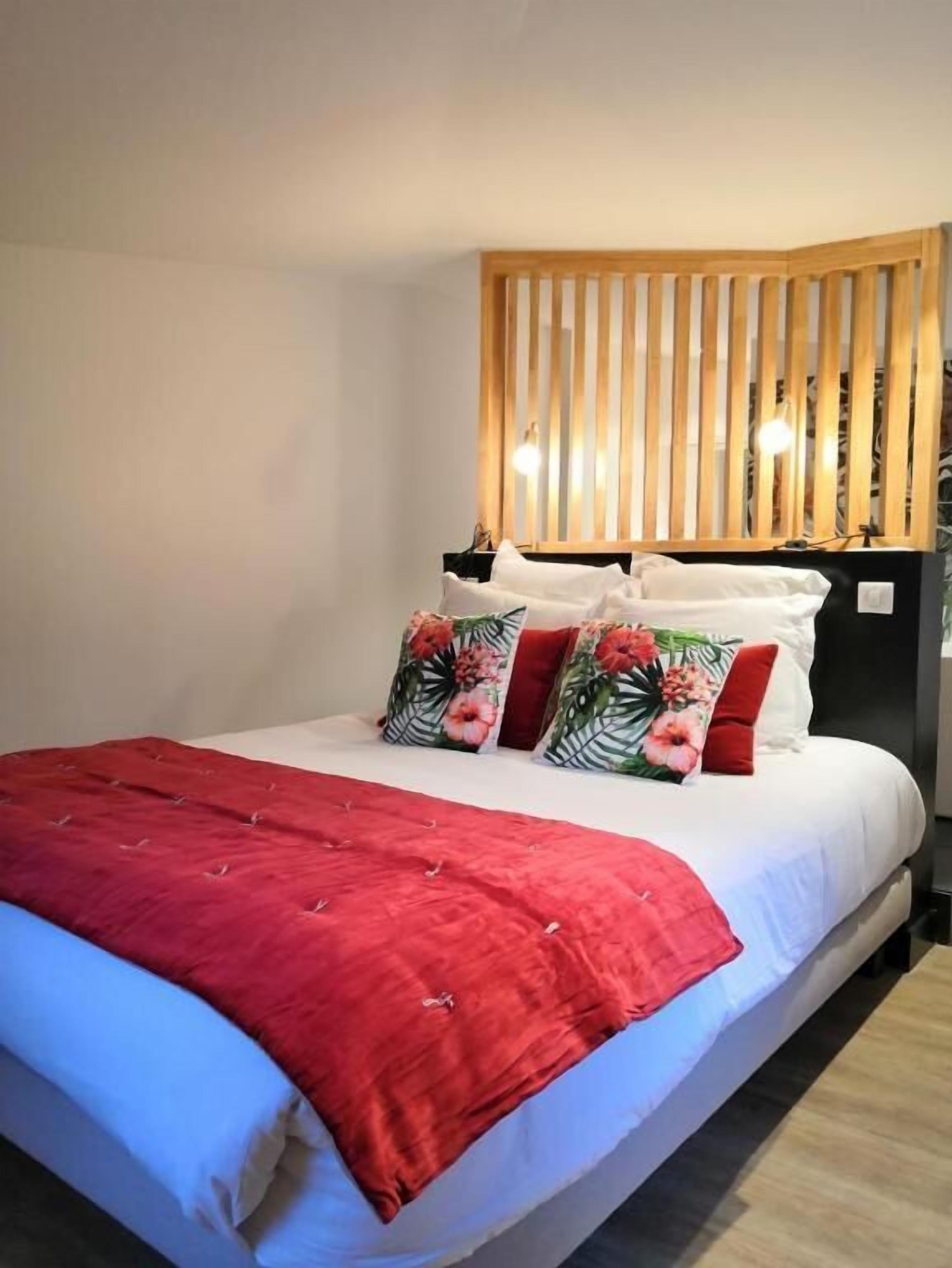 In-room safe, iron/ironing board, free WiFi