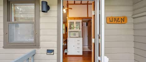 Cottage, 2 Bedrooms, Pets allowed | Interior