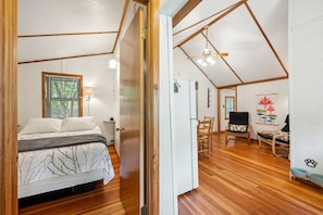 Standard Cottage, 2 Bedrooms, Pets Allowed | Free WiFi, bed sheets - Fish Creek Cottages (Fish Creek)