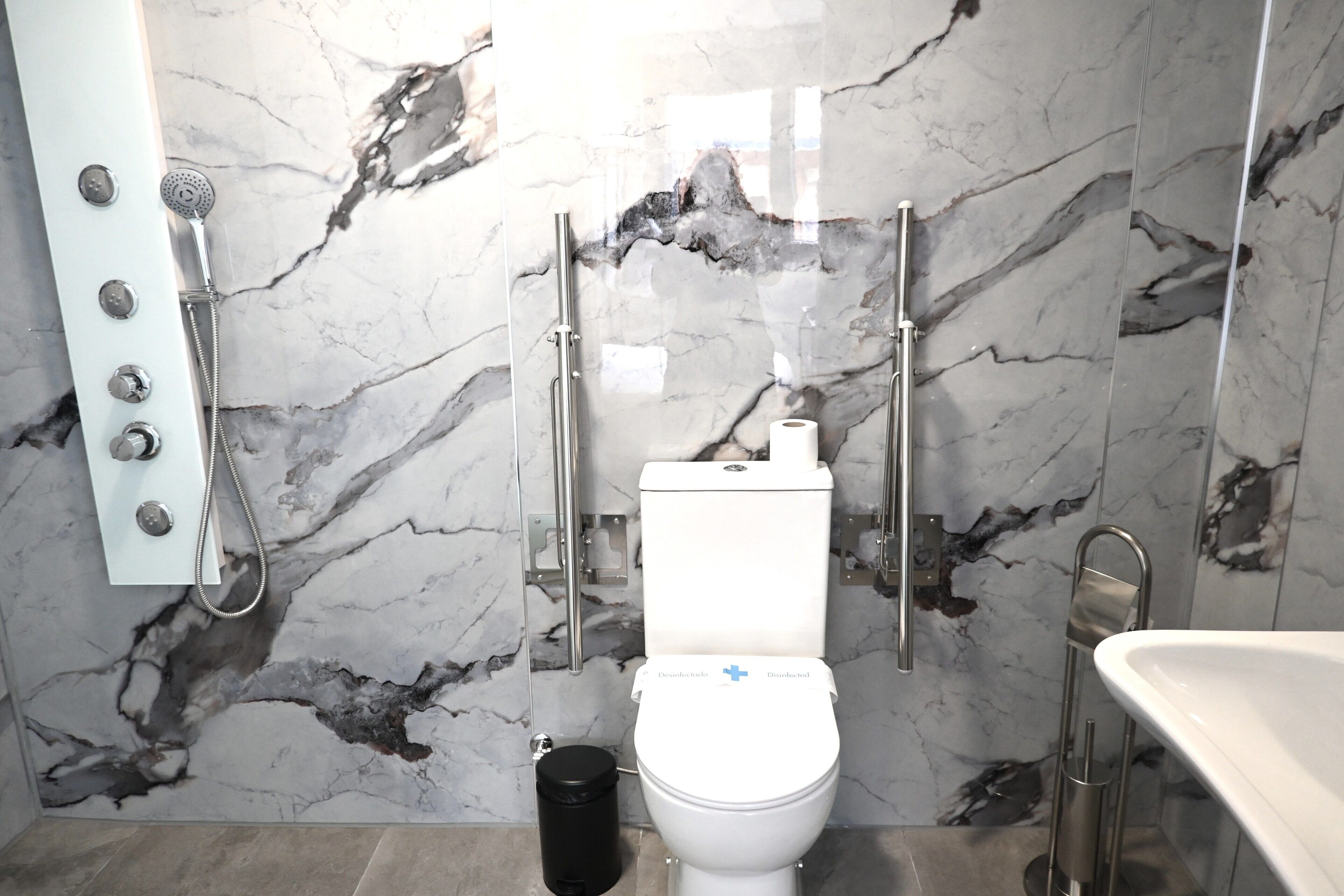 Apartment | Bathroom