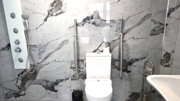 Apartment | Bathroom
