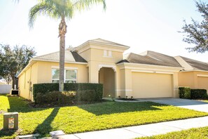 Exterior - Disney Area Pool Home w/ Spa, Game Room & Gated (Davenport)