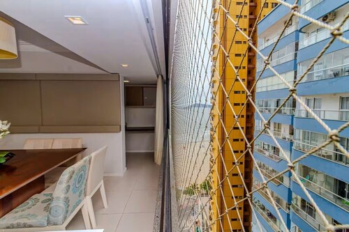 StayHome Exclusive Beachfront BC