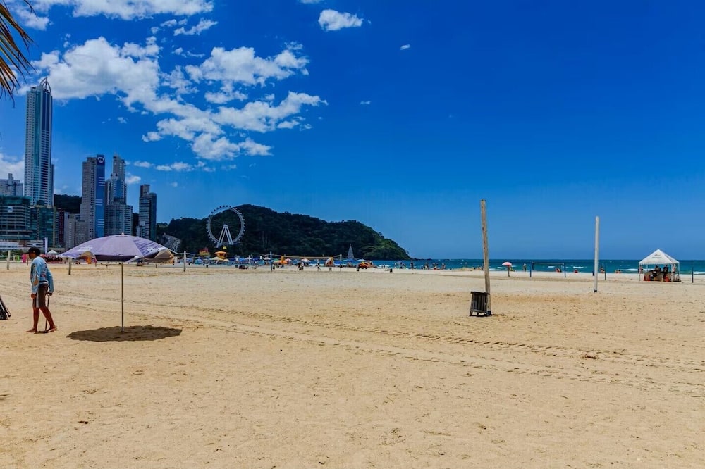 Pé na Areia na Praia Central de BC