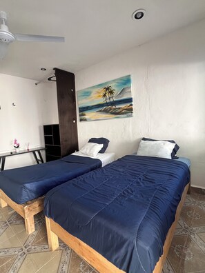 Classic Twin Room, Patio, Courtyard View | Free WiFi - HOSTAL MID GY (Mérida)