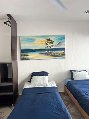 Habitación clásica con 2 camas individuales, patio, vista al patio | Wifi gratis 