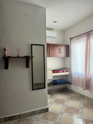 Classic Double or Twin Room, Patio, Courtyard View | Interior - HOSTAL MID GY (Mérida)