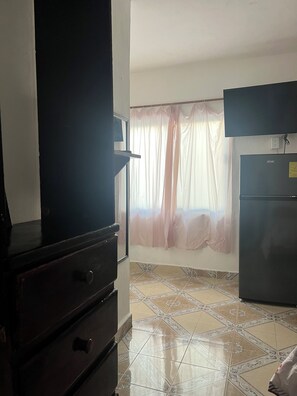 Classic Double or Twin Room, Patio, Courtyard View | Interior - HOSTAL MID GY (Mérida)
