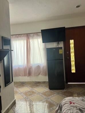 Classic Double or Twin Room, Patio, Courtyard View | Interior - HOSTAL MID GY (Mérida)
