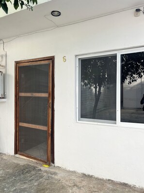 Exterior detail - HOSTAL MID GY (Mérida)