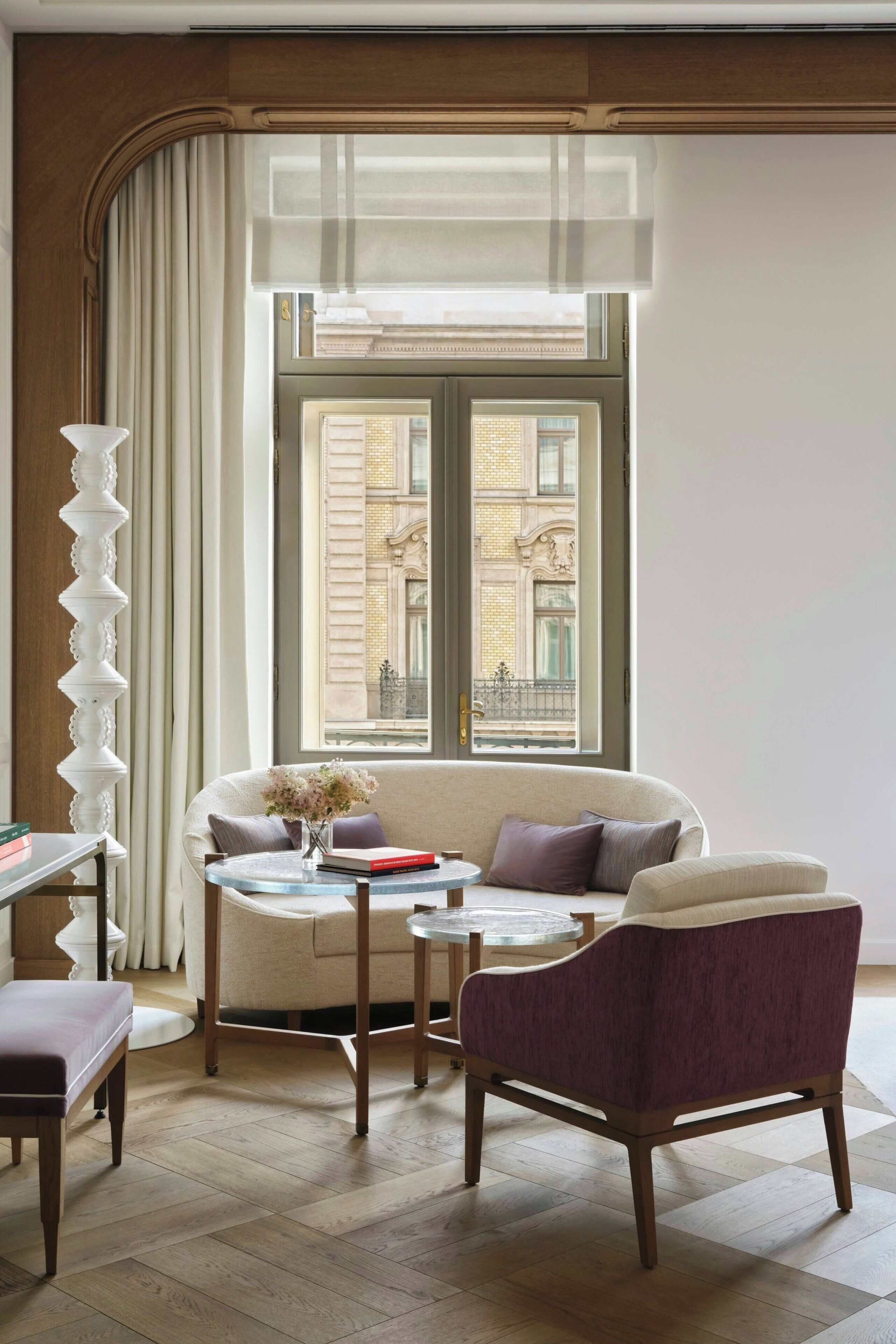 Chambre Deluxe, 2 lits une place, vue ville | Draps italiens Frette, literie de qualité supérieure, minibar