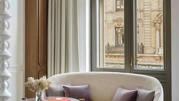 Deluxe Room, 2 Twin Beds, City View | Frette Italian sheets, premium bedding, minibar, in-room safe