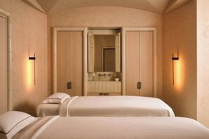 Couples treatment rooms, sauna, steam room, Turkish bath, aromatherapy