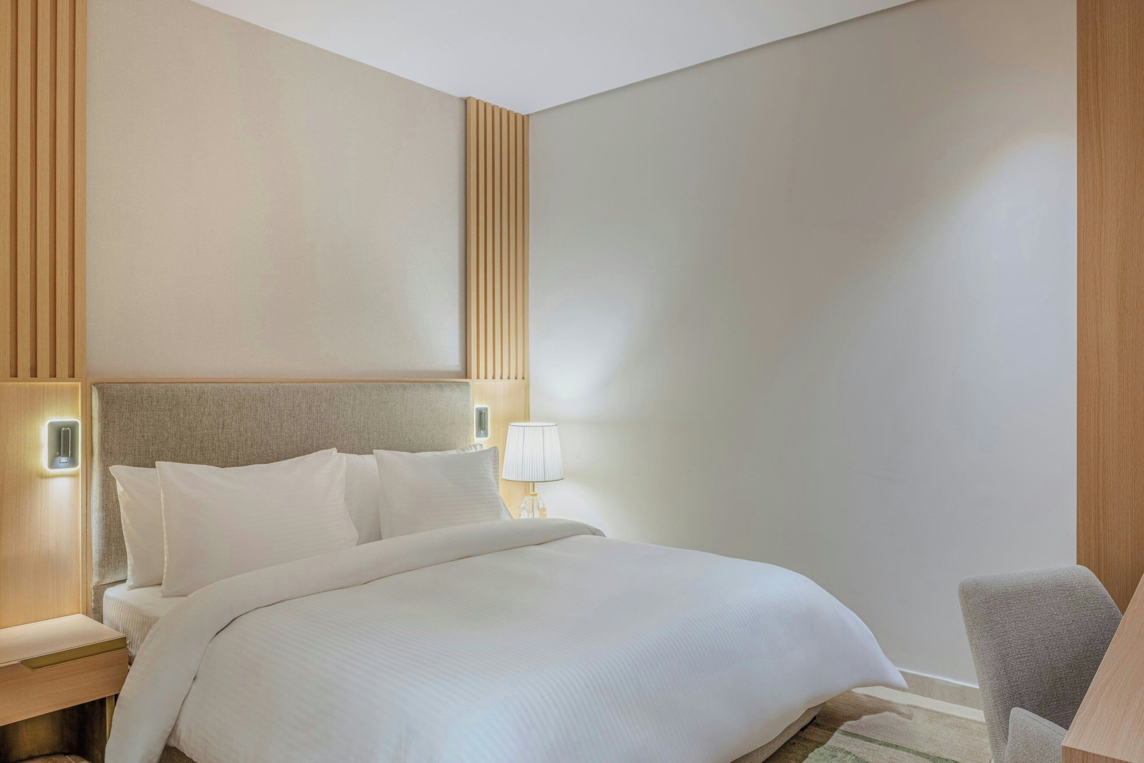 City Room, 1 King Bed, City View | Premium bedding, in-room safe, free cots/infant beds, rollaway beds