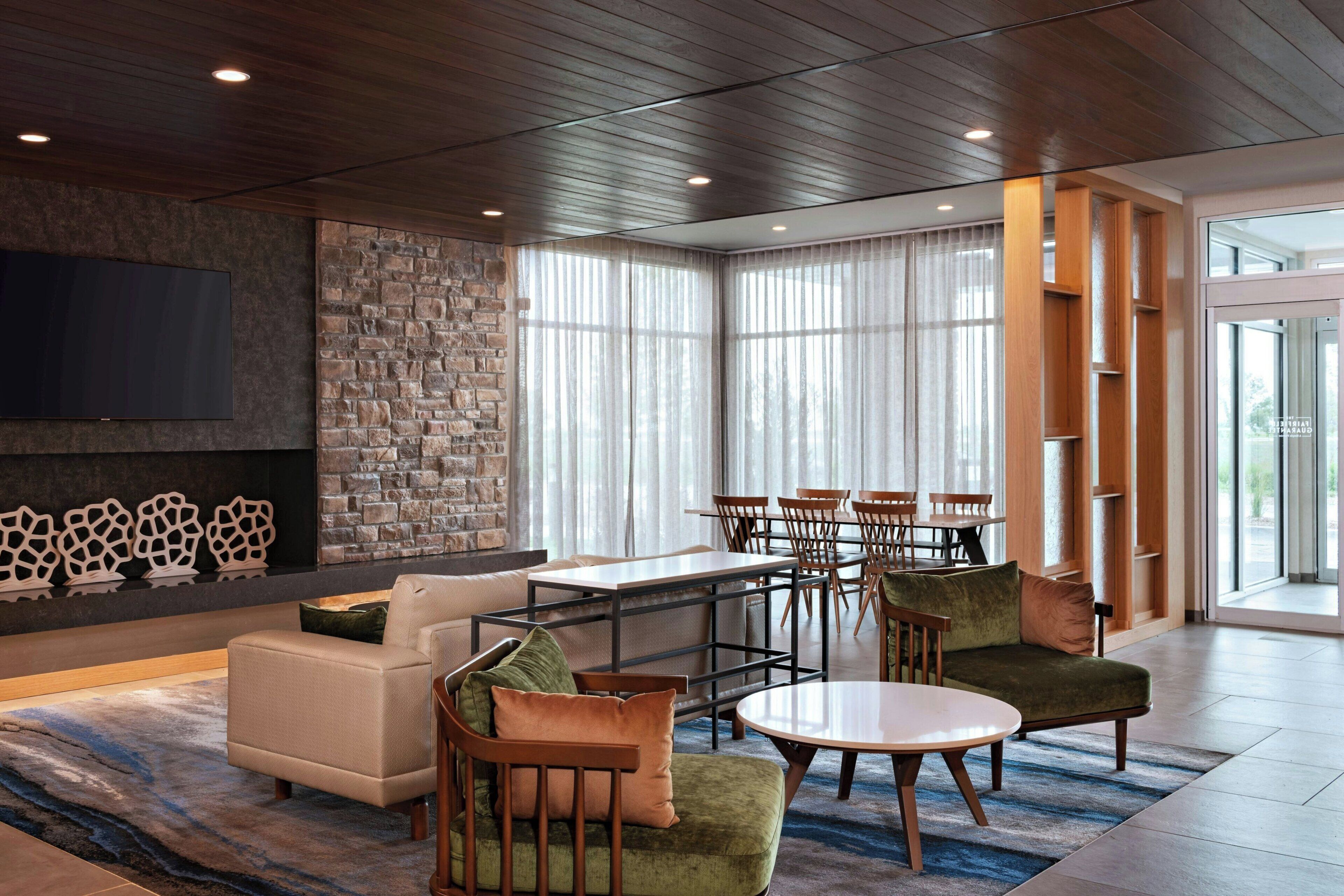 Lobby lounge