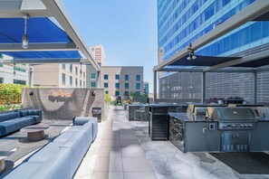 Outdoor dining - 2210 Kenect  (Phoenix)