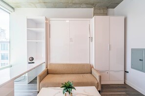 Living area - 2210 Kenect  (Phoenix)