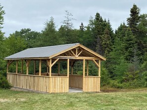Property grounds - Rustic Wave Cottages (Port Blandford)