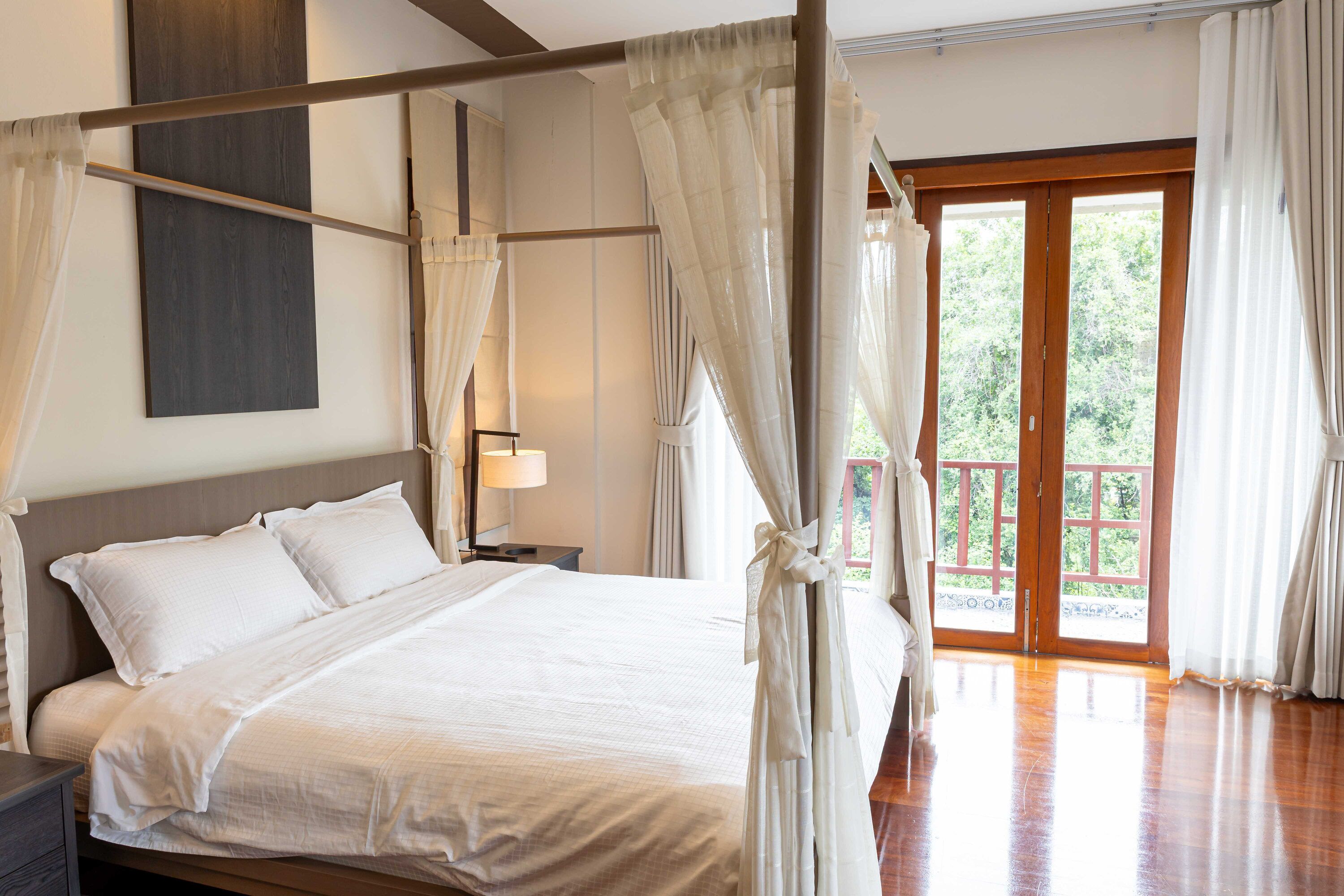 Premium bedding, free WiFi, bed sheets