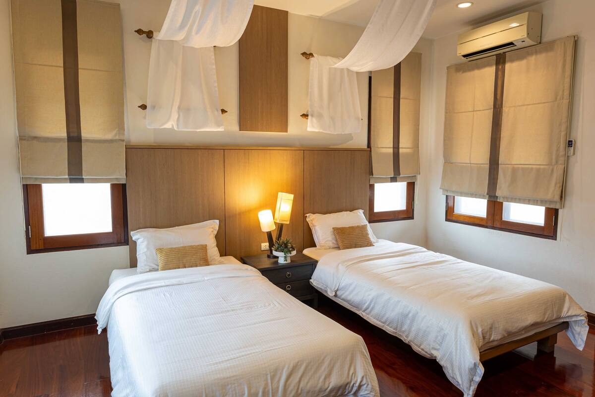 Grand Villa | Peralatan tempat tidur premium, Wi-fi percuma, cadar katil 