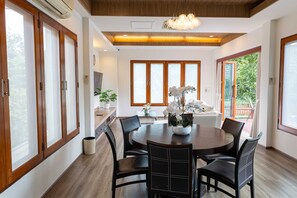 Grand Villa - Premium Villa Baan Kinlom Chomlay (Hua Hin District)