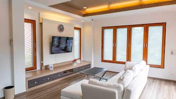 Grand Villa | Premium bedding, free WiFi, bed sheets