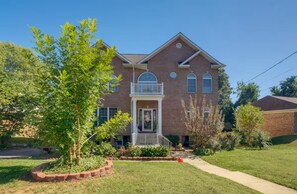 Exterior - Delightful 3-bedroom 2-bathroom Single family home in Springfield (Springfield)