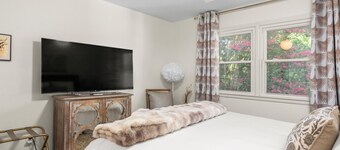 5BR Multi-Family Home | Room to Spread Out | Game Room