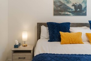 2 slaapkamers, een strijkplank/strijkijzer, wifi, beddengoed