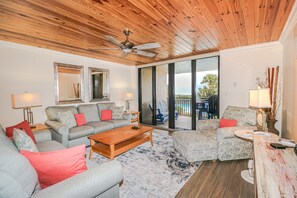 TV - Barefoot Trace 109-Direct Oceanfront Premium Two Bedroom Condo (St. Augustine)