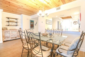 Dining - Barefoot Trace 109-Direct Oceanfront Premium Two Bedroom Condo (St. Augustine)