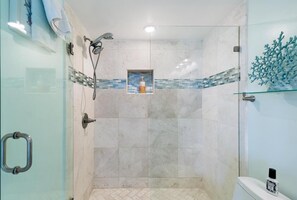 Shower, hair dryer, towels - Ocean Village Club Condo D31 (St. Augustine)