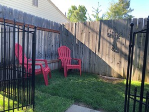 Property grounds - Cozy 1-bedroom British Suite in cool Boise with 18" Cast Iron Soaking tub (Boise)