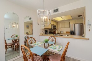 Dining - Ocean Village Club Condo N23 (St. Augustine)