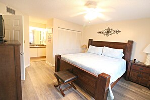 2 bedrooms, iron/ironing board, free WiFi, bed sheets - Ocean Village Club Condo P17 (St. Augustine)
