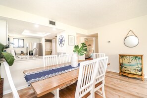 Dining - Ocean Village Club Condo P25 (St. Augustine)