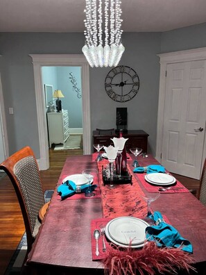 Dining - Eden's Lodge (East Hartford)