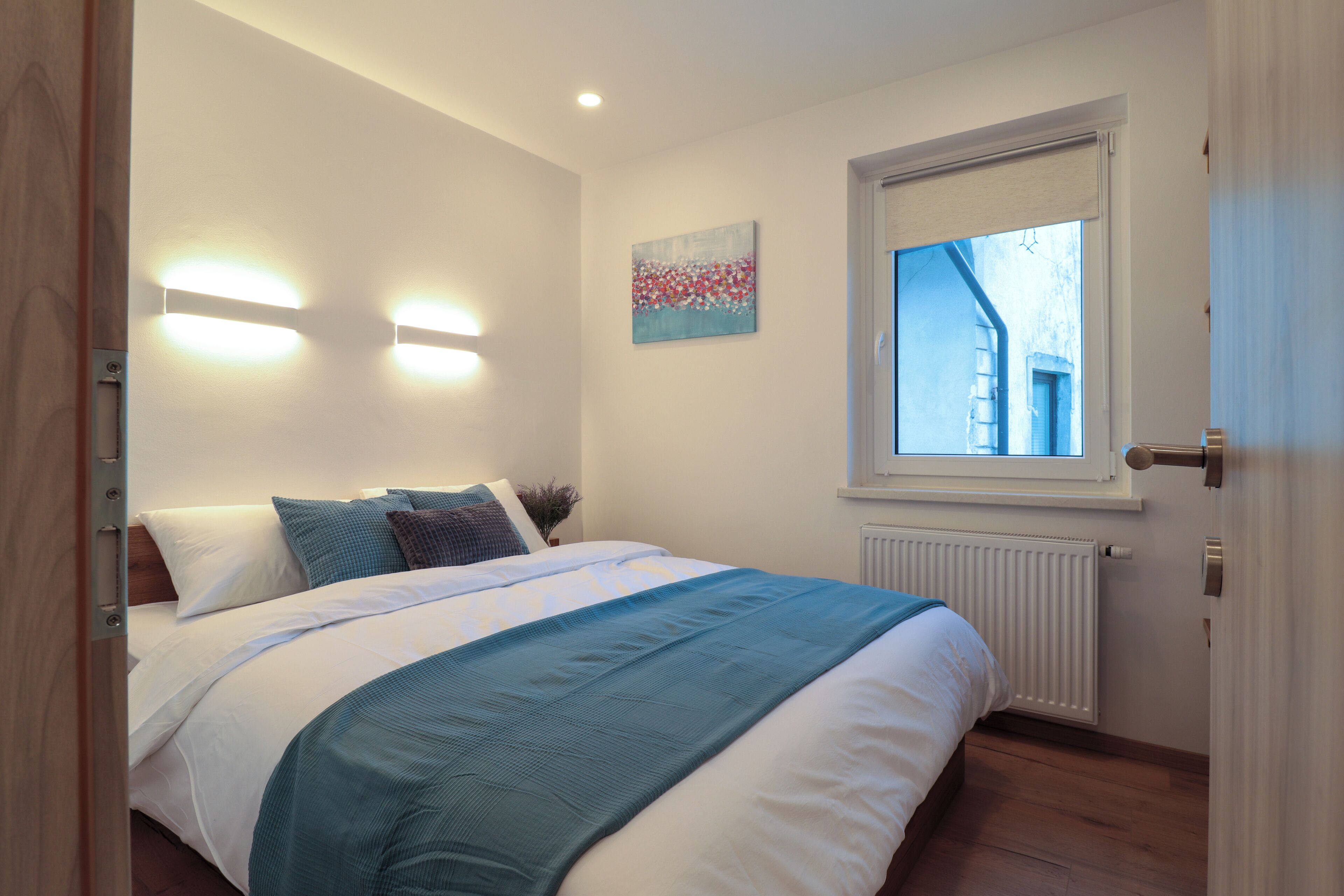 Departamento, se aceptan mascotas, vista a la ciudad | Caja de seguridad en la habitación y cortinas blackout 