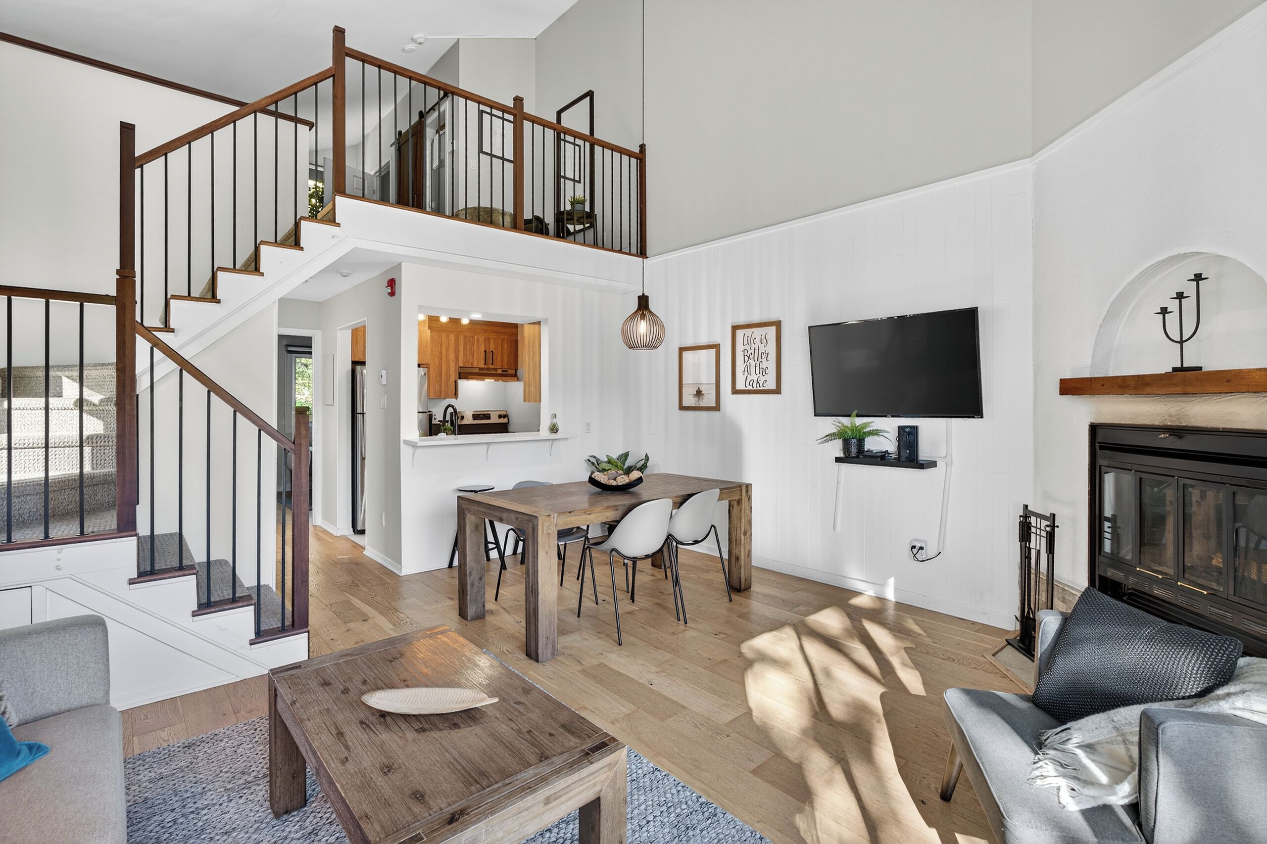 Condo Confort, vue sur la montagne | Aire de séjour