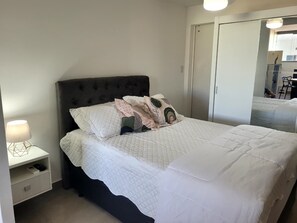 1 soverom, strykejern/-brett, wi-fi og sengetøy