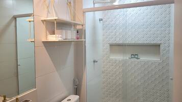 Bruser, håndklæder, Sæbe, Toiletpapir