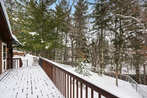 Property grounds - Charming 4-bedroom cabin on the Totogatic River in peaceful Minong (Minong)